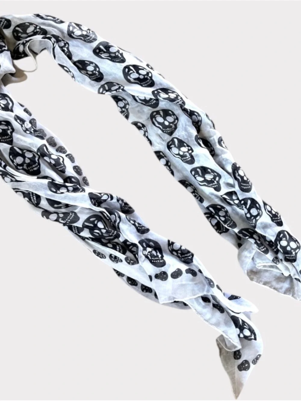 Black & White Skull Print Scarf